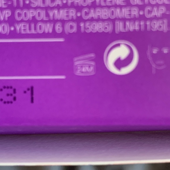 💥SOLD💥BNIB CLINIQUE Gift Box 📦 - Picture 7 of 8